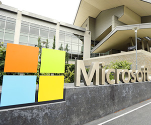 Microsoft to train women's