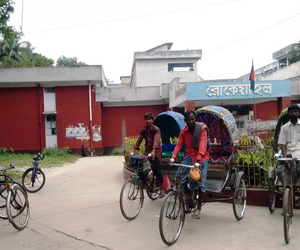 Rickshaw-pullers at RU female halls